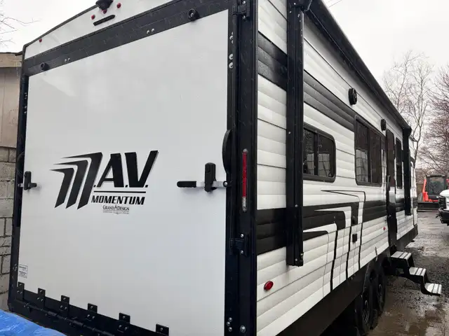 2024 Grand Design 27’ Toy Hauler - Photo 3