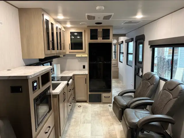 2024 Grand Design 27’ Toy Hauler - Photo 4