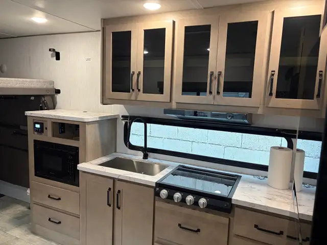 2024 Grand Design 27’ Toy Hauler - Photo 7
