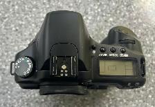 Canon 30D 8.2MP DSLR - Photo 3