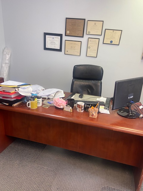 MEUBLES DE BUREAU / OFFICE FURNITURES