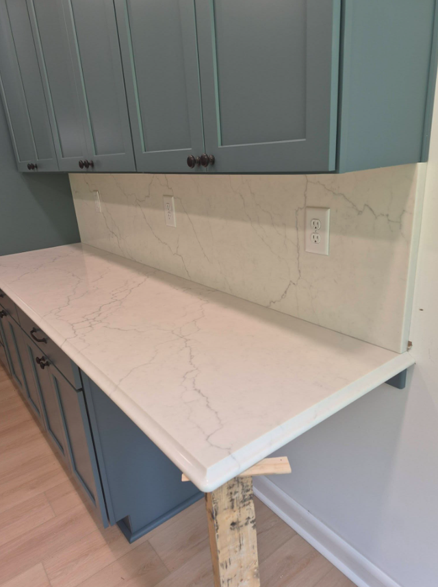Grey White Countertop - With Blue Island - Photo 3