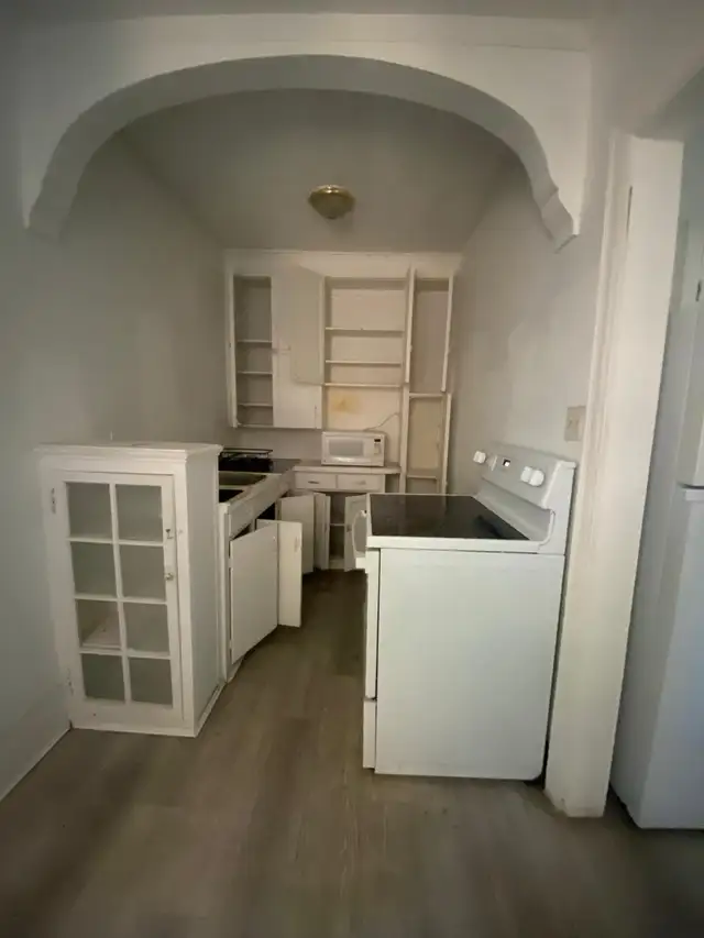 APARTMENT  FOR  RENT IN WINDSOR