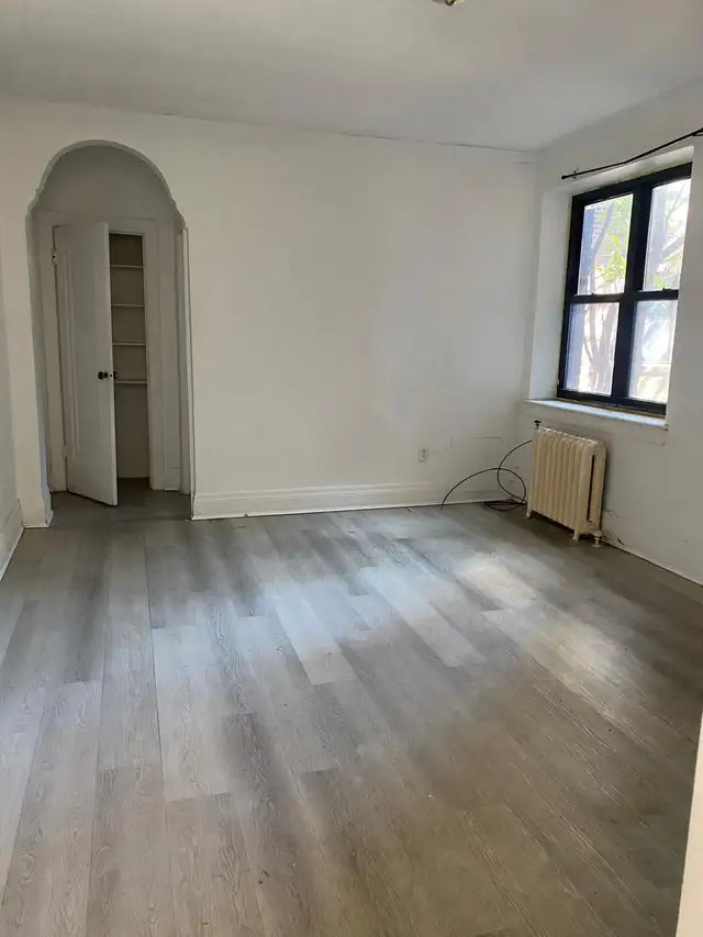 APARTMENT  FOR  RENT IN WINDSOR - Photo 6