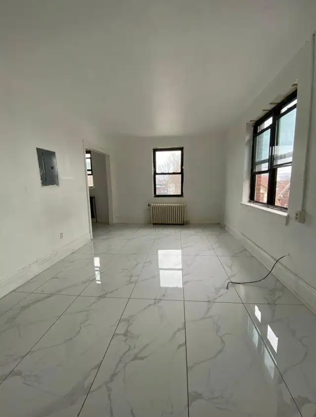 APARTMENT  FOR  RENT IN WINDSOR - Photo 7