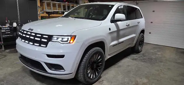 2018 Jeep Grand Cherokee Overland - Photo 4