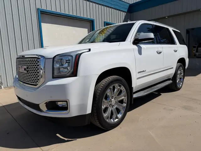 2015 GMC Yukon Denali / Rear Entertainment / Heads Up Display - Photo 2