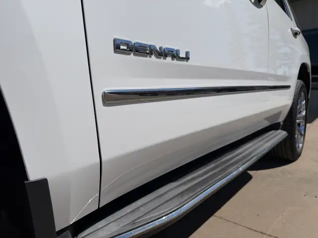 2015 GMC Yukon Denali / Rear Entertainment / Heads Up Display - Photo 4