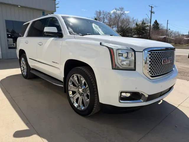 2015 GMC Yukon Denali / Rear Entertainment / Heads Up Display - Photo 10