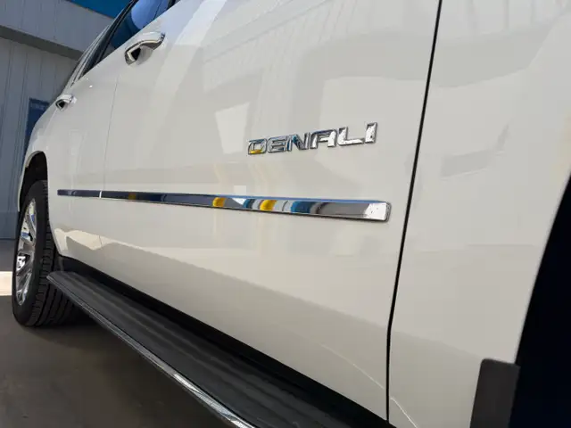2015 GMC Yukon Denali / Rear Entertainment / Heads Up Display - Photo 12
