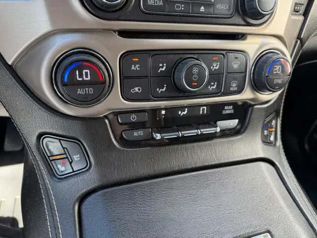 2015 GMC Yukon Denali / Rear Entertainment / Heads Up Display - Photo 38