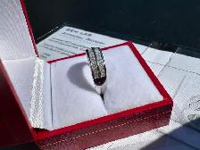 #840 - 14kt White Gold, .91ct Princess Cut Diamond Band, Size 7 - Photo 5