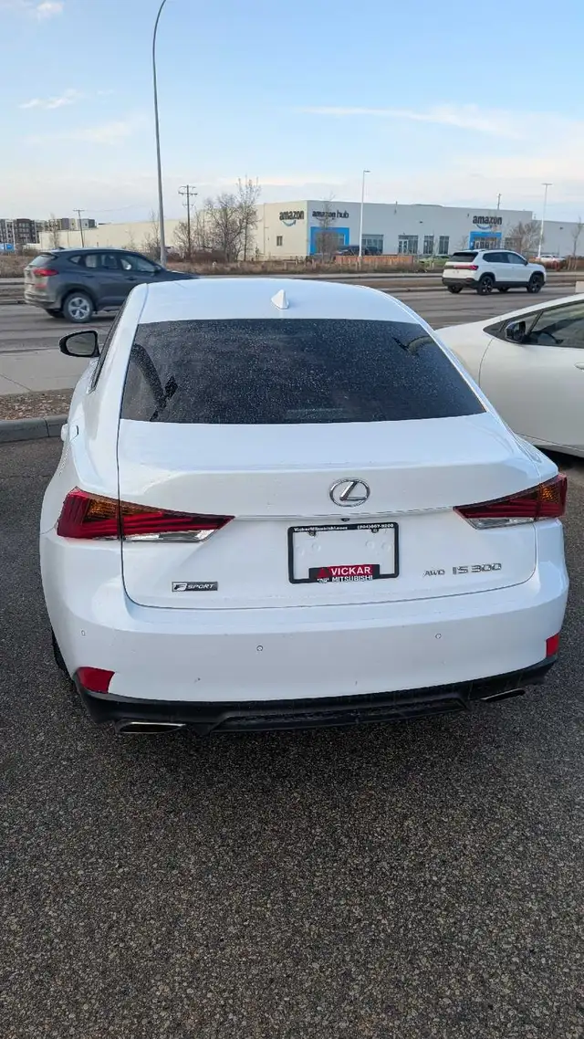 2019 Lexus IS 300 AWD/F Sport edition - Photo 4