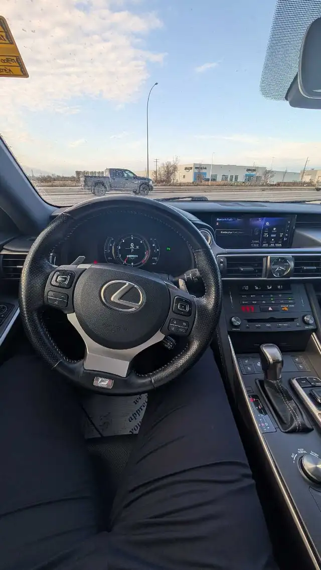 2019 Lexus IS 300 AWD/F Sport edition - Photo 6