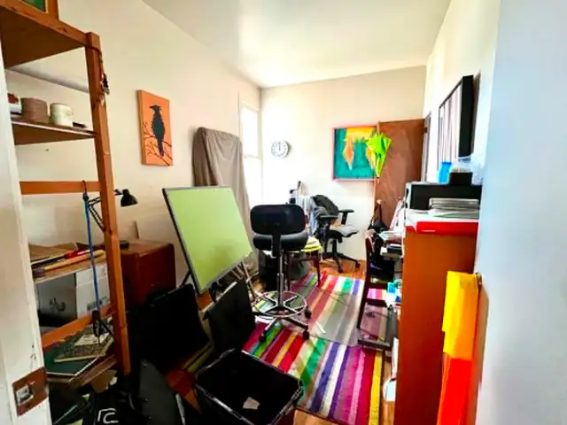 Bright and Spacious 3 bedroom available downtown - Photo 3