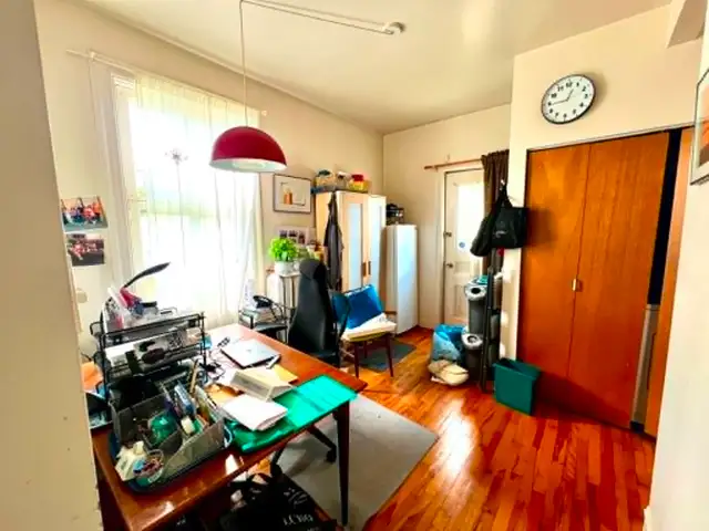 Bright and Spacious 3 bedroom available downtown - Photo 4
