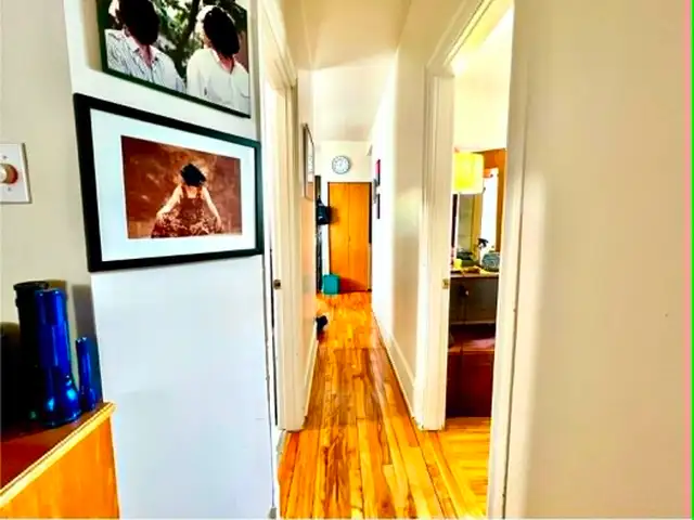 Bright and Spacious 3 bedroom available downtown - Photo 16