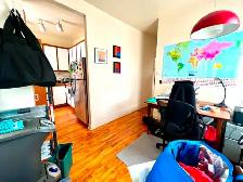 Bright and Spacious 3 bedroom available downtown - Photo 20