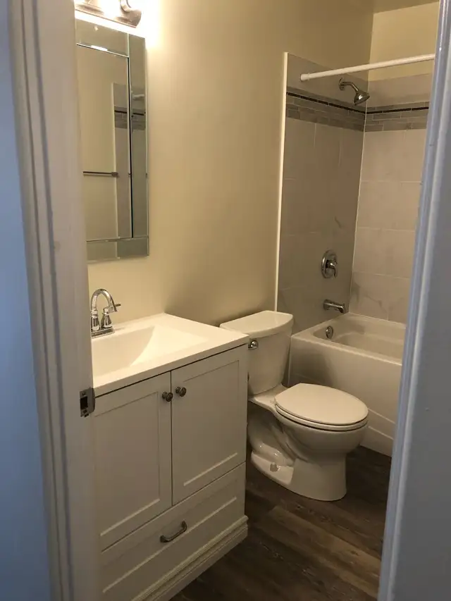 Spacious 2 BR - Great Area