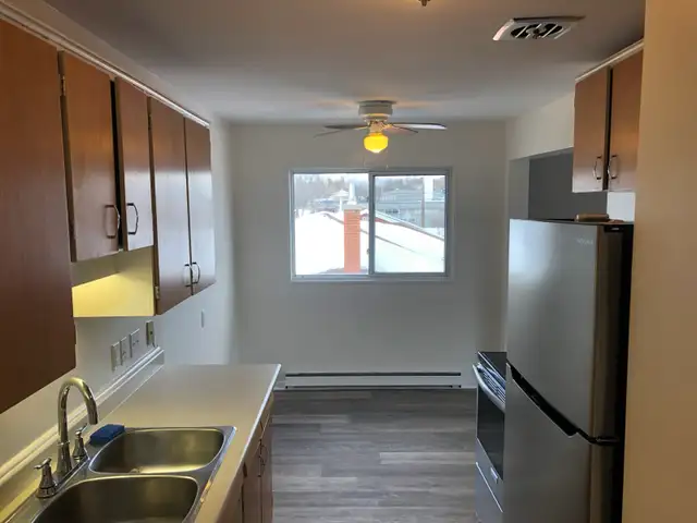 Spacious 2 BR - Great Area - Photo 6