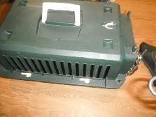 Pet Carrier measures 19 inX13 in X 11 in - Photo 3