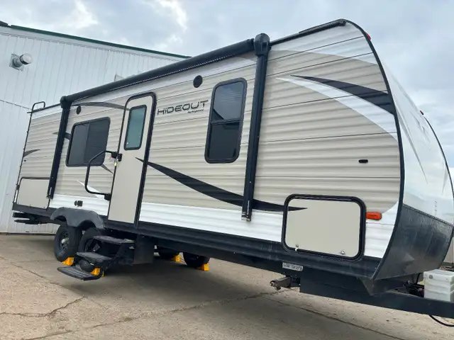 2018 Keystone Hideout 22RBWE - with outdoor kitchen