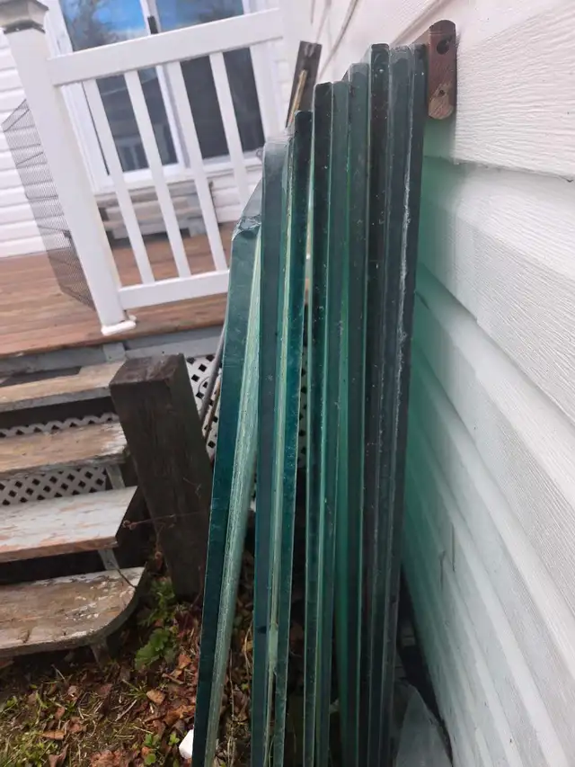 tempered glass - Photo 2