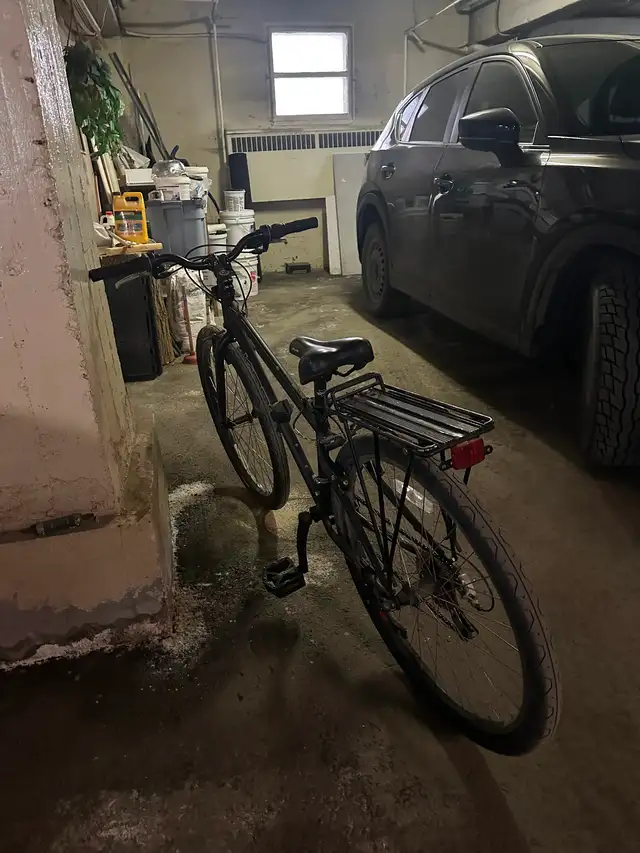 Vélo prêté à rouler en bonne état - Photo 3