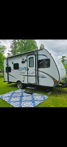 Roulotte de camping 2014 Coachmen Apex 18BH