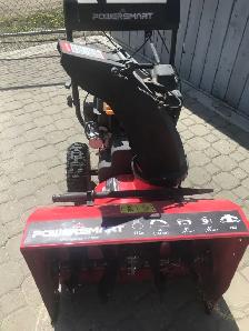 Free snowblower for rebuild or scrap.