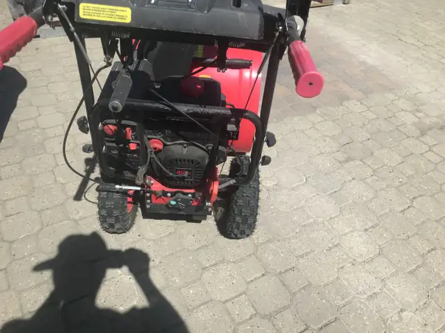Free snowblower for rebuild or scrap. - Photo 2