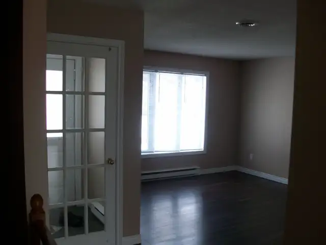 4 bedroom house - heat and light included - Photo 3