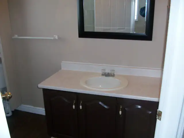 4 bedroom house - heat and light included - Photo 6