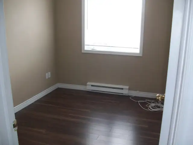 4 bedroom house - heat and light included - Photo 10