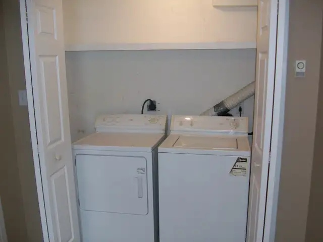 4 bedroom house - heat and light included - Photo 12