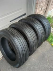 4 tires MICHELIN 225/60/R18 all season.