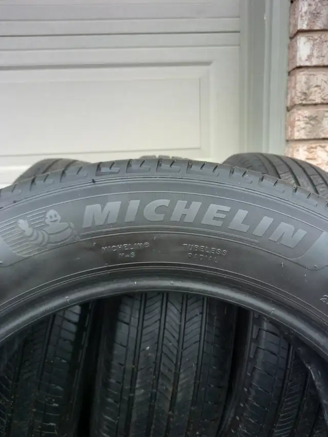 4 tires MICHELIN 225/60/R18 all season. - Photo 2