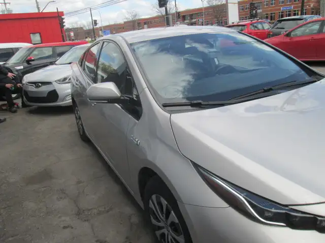 2020 Toyota Prius Prime plug in hybrid - Photo 8