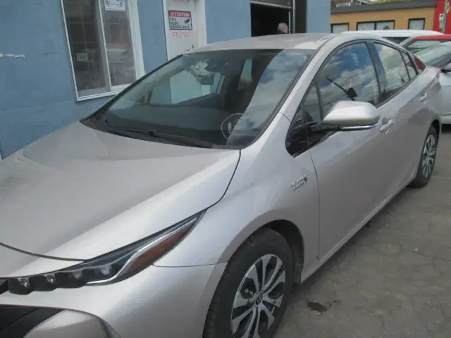 2020 Toyota Prius Prime plug in hybrid - Photo 9