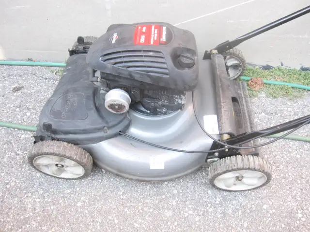 SELF-PROPELLED MTD 21' YARD MACHINE LAWN MOWER BRIGGS 158CC ENG - Photo 4