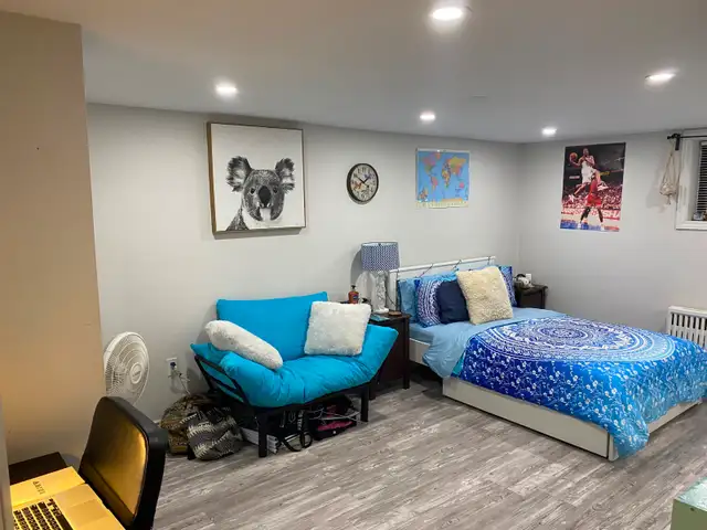 Annex Spacious 1 Bdrm basement apartment plus den by subway - Photo 2