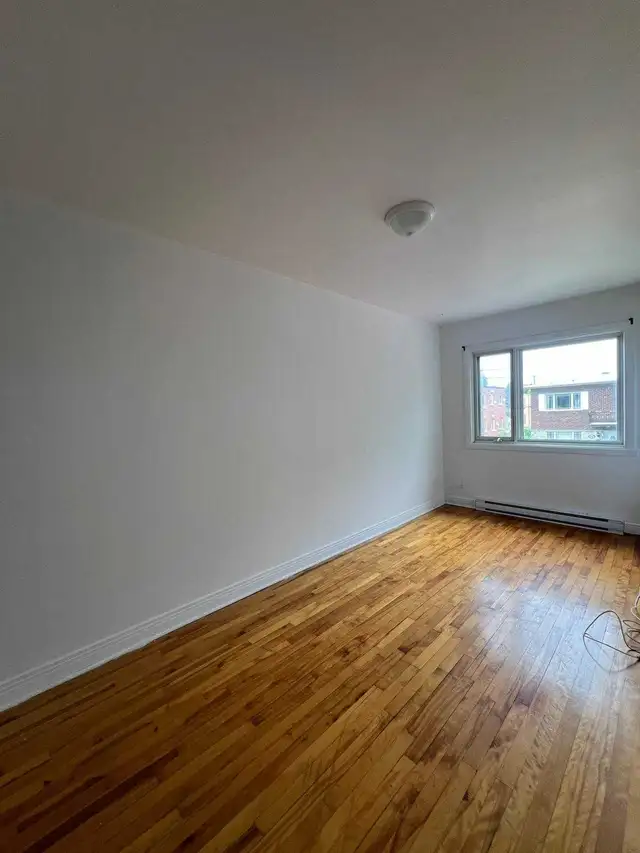 Appartement 5 et demi a louer ,2 balcons haut de duplex éclairé - Photo 2