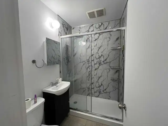 Appartement 5 et demi a louer ,2 balcons haut de duplex éclairé - Photo 5