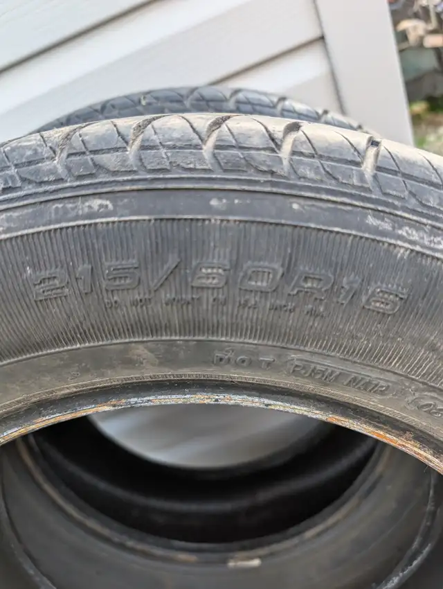 4 All Season Tires 215 60 R16 For Sale - Photo 2