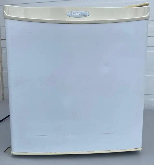 Danby Countertop Fridge, 1.6 cu