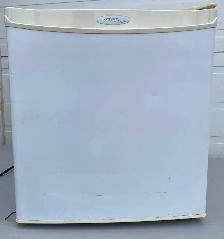 Danby Countertop Fridge, 1.6 cu