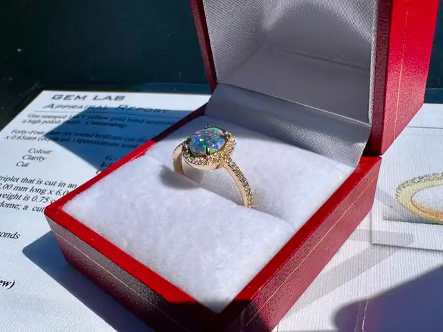 #816 - 14kt Gold, Opal & Diamond Ring, Size 6 - Photo 4