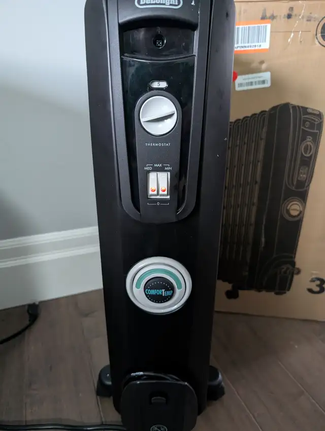 Brand New DeLonghi Oil Filled Space Heaters For Sale - Photo 8