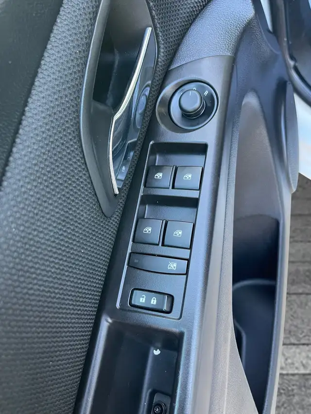 2016 Chevrolet Cruze Limited LT - Photo 24