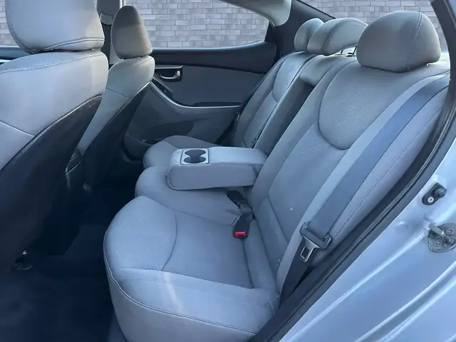 2012 Hyundai Elantra GL - Photo 24
